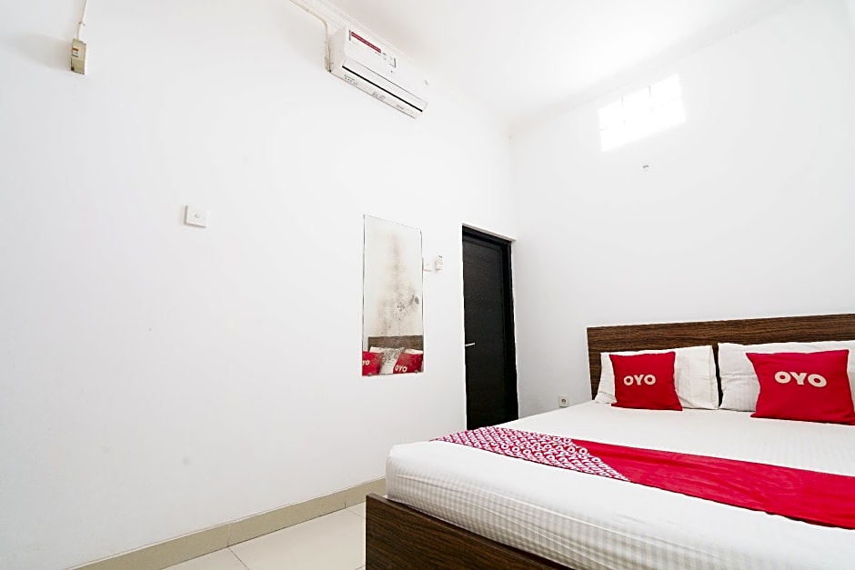 OYO 92249 Wisma Rina Rini Tegalega Park