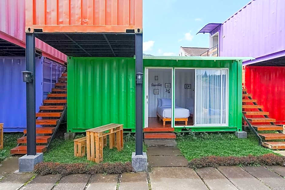 Container Smart Stay (CSS)