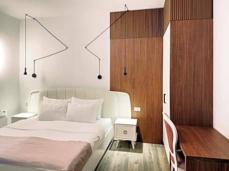 Double Room with Mountain View