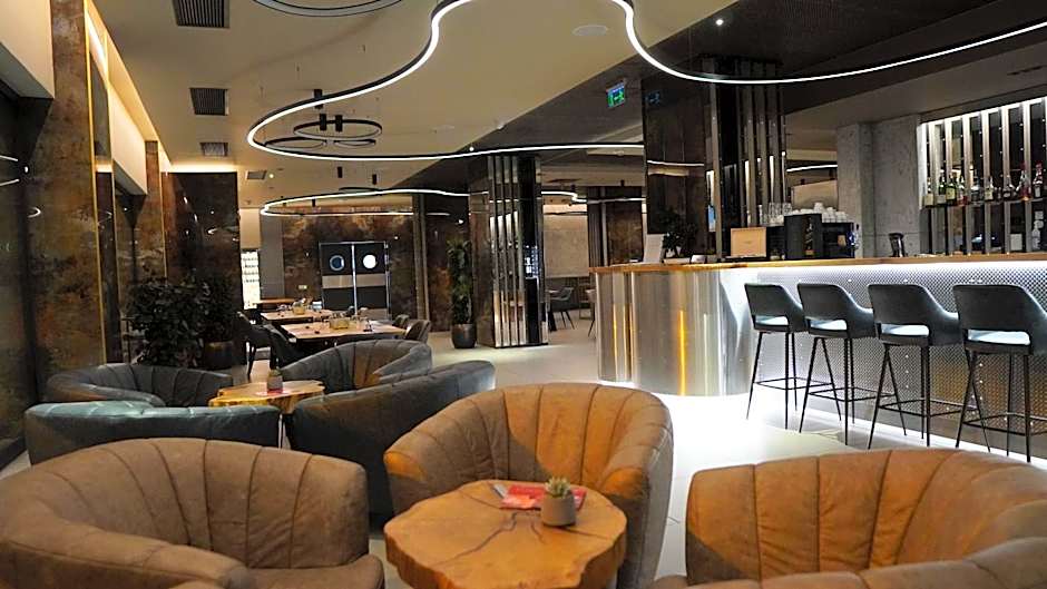 Aniroc Signature Hotel