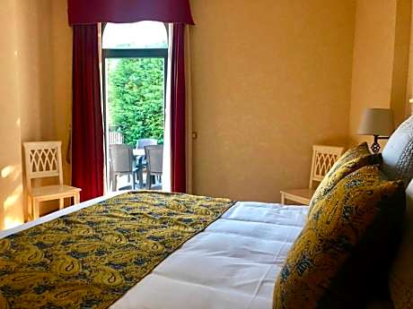 One-Bedroom Apartment with Garden