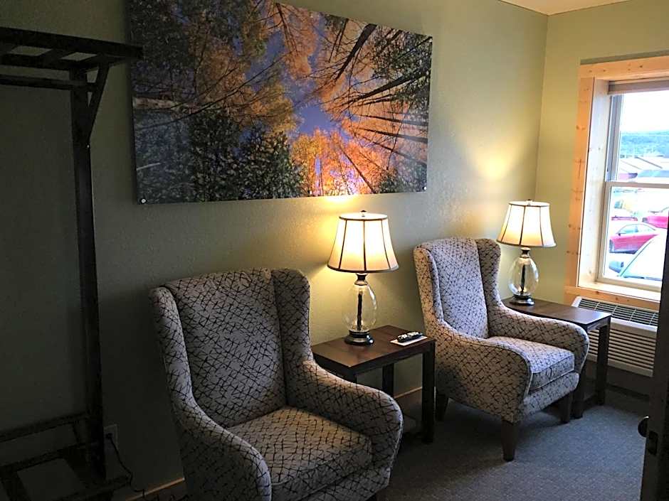 Photo 1 of 4 of 1 Queen Bed Suite, Accessible