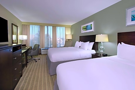 2 Queen Beds