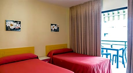 Twin Room with Private Bathroom