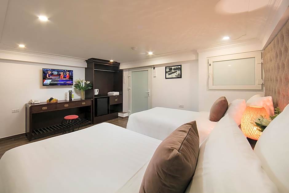 Golden Rooster hotel