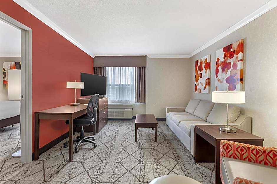 Best Western Plus Rose City Suites