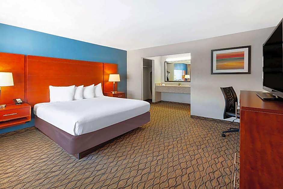 Baymont by Wyndham St. Ignace Lakefront