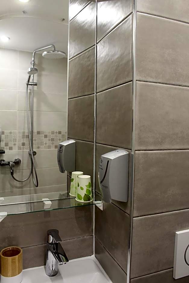 Brit Hotel La Bonne Etape