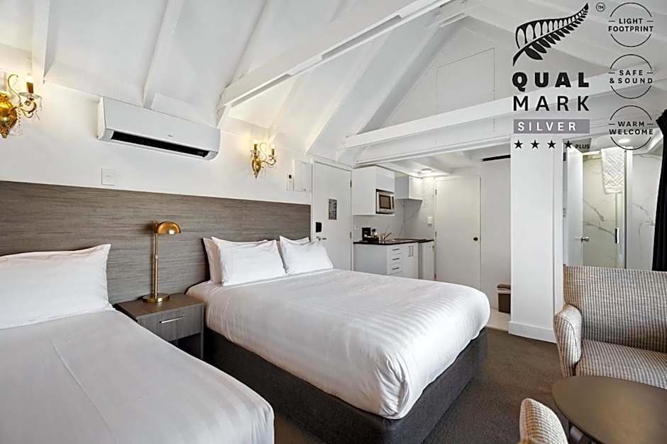 Colonial Village Motel