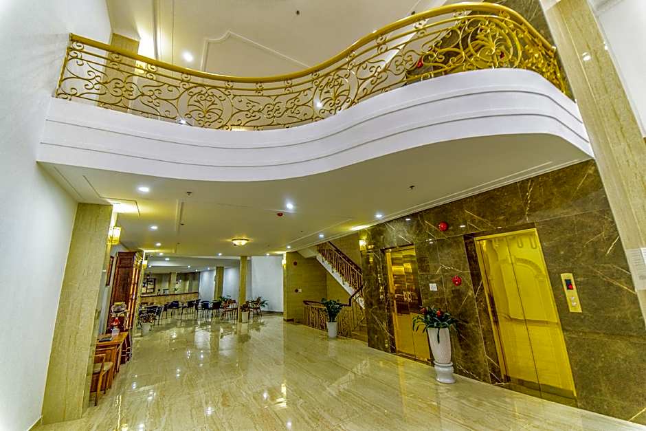 Le Centre Hotel