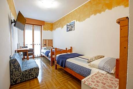 Twin Room with Mountain View