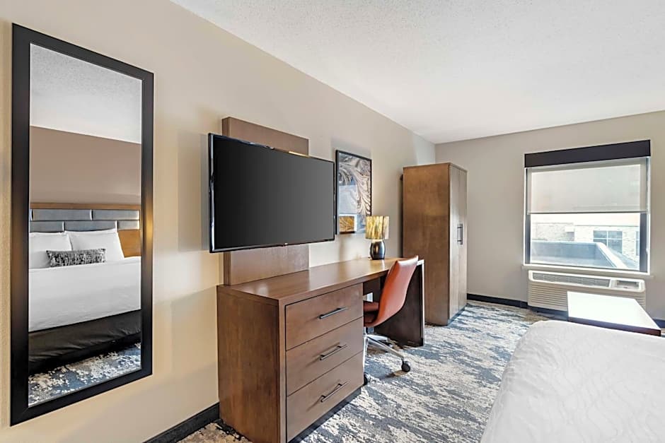 Best Western Plus Bourbonnais Hotel & Suites