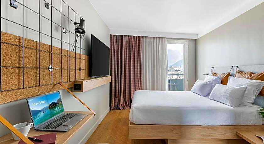 Moxy Annecy
