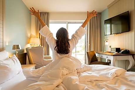 River-View Koje with lateral river view