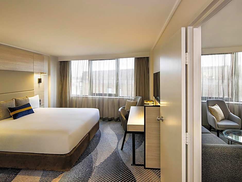 Photo 1 of 15 of Executive Suite