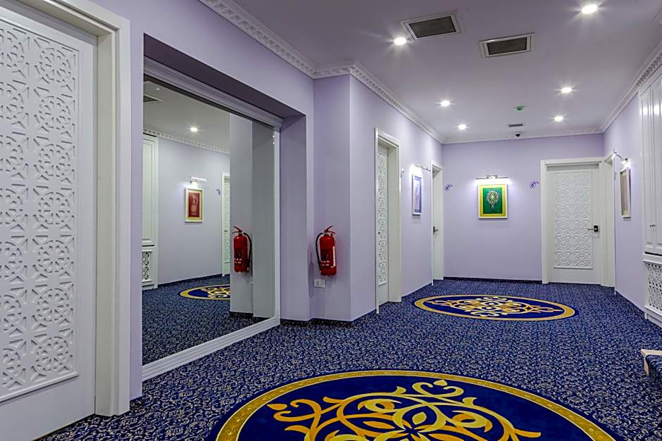 Premier Old Gates Hotel