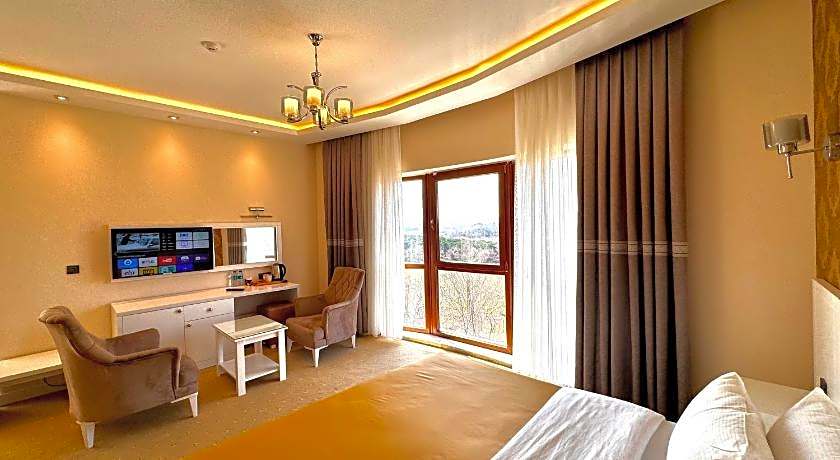 GREEN ROOF BOUTIQUE HOTEL