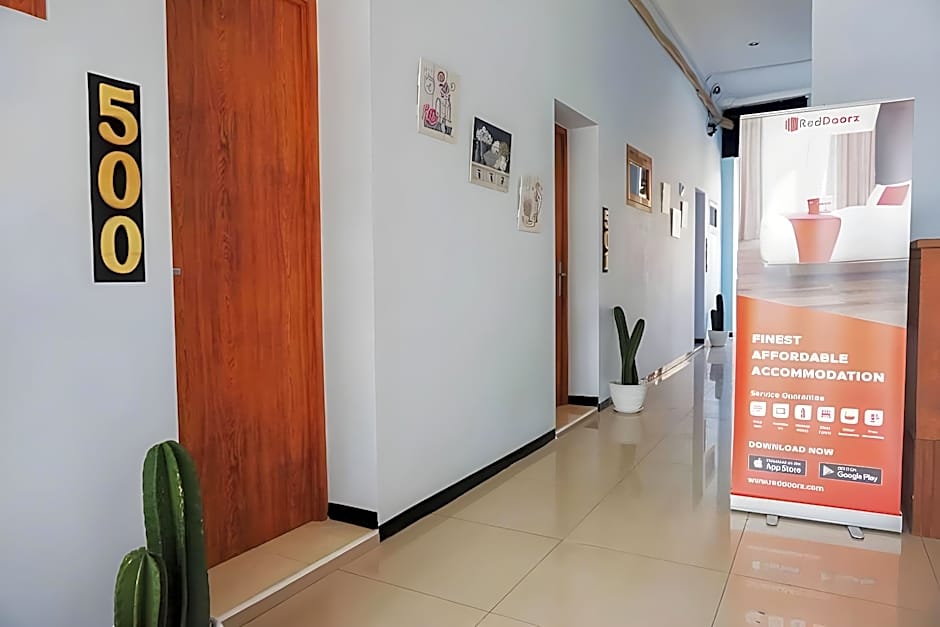 RedDoorz near Velodrome Malang 2
