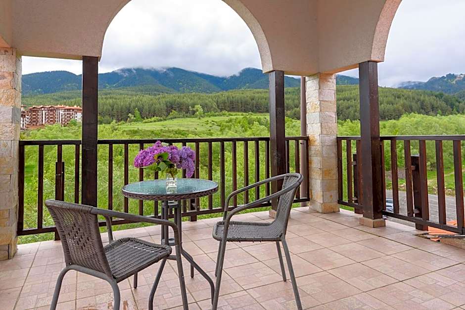 Grand Royale Apartment Complex & Spa