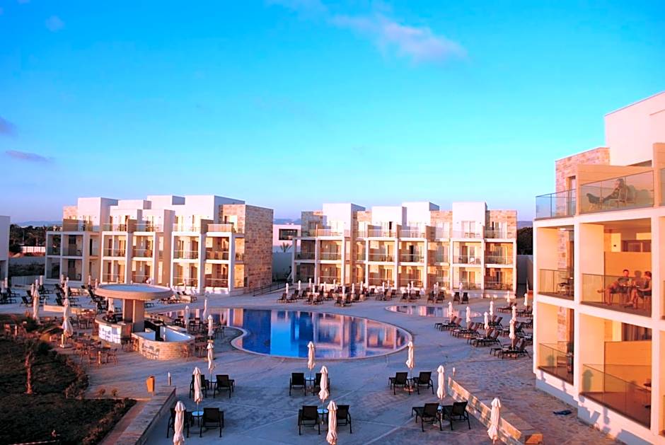 Amphora Hotel & Suites