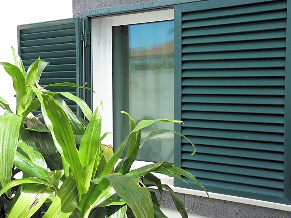 AZORES HOLIDAYS HOUSE -B&B - Suites - Self Check-in KEYBOARD