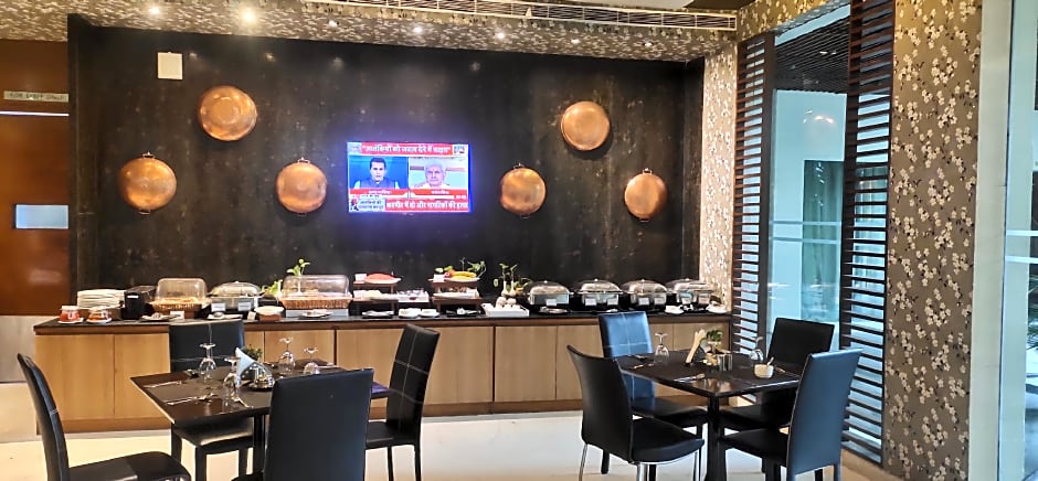 Udman Hotel Panchshila Park