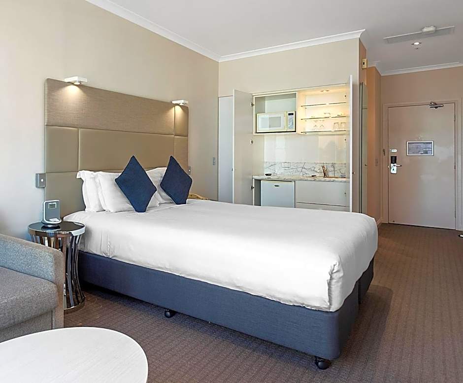 Clarion Suites Gateway