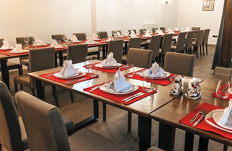 Pansion Mihića dvori