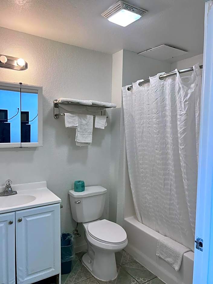 OYO Hotel Pearsall I-35 East