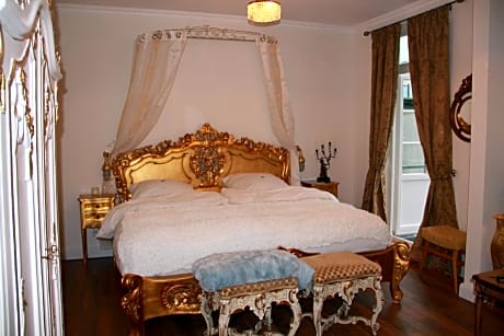 Premium King Room