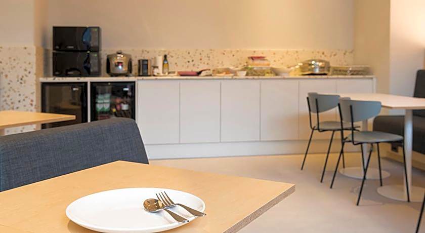 Hound Hotel Changwon - Jinhae Yongwon