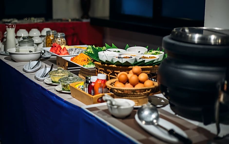 Sisombat Plaza Hotel