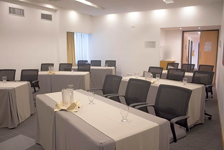 Novelty Suites Hotel