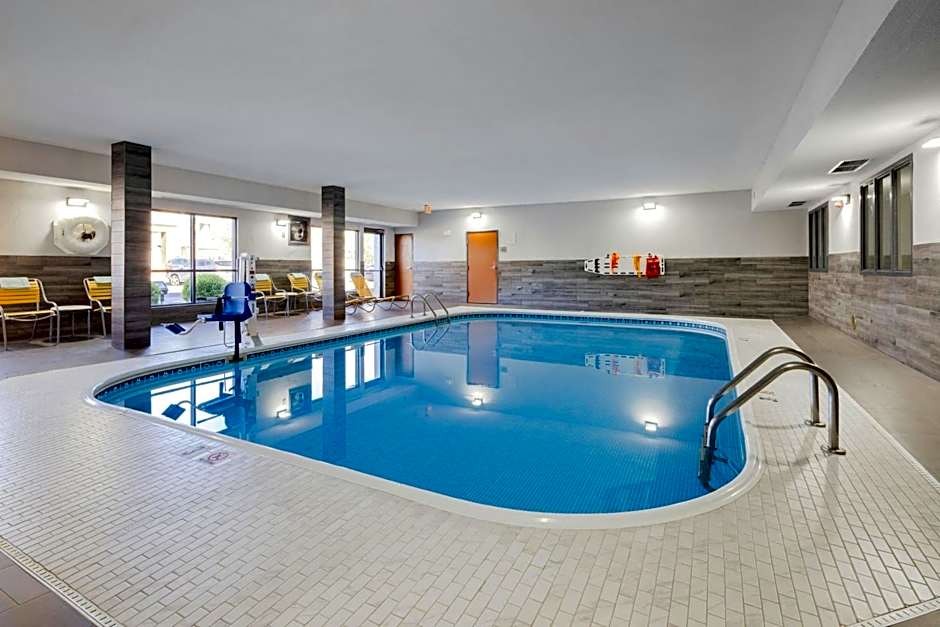 Fairfield by Marriott Inn & Suites Grand Rapids Airport