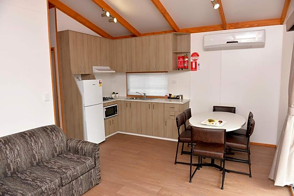 Riverside Cabin Park