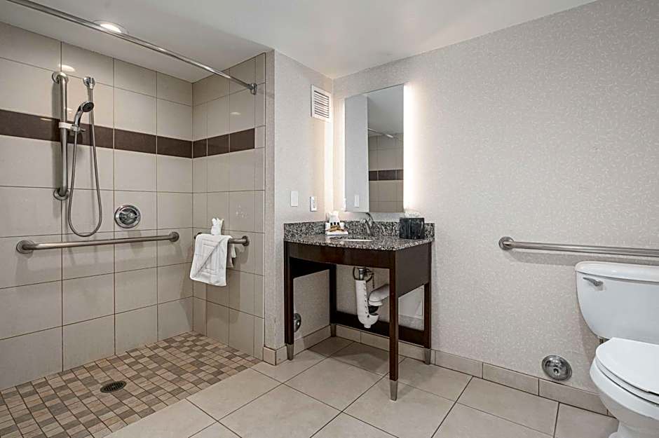 Best Western Plus Marina Gateway