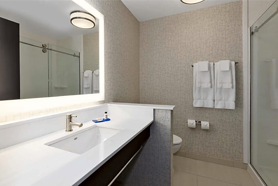 Holiday Inn Express & Suites Jersey City - Holland Tunnel