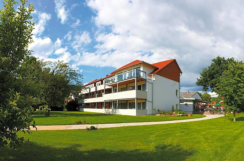 Hotel & Restaurant Kronenhof am Weser-Radweg