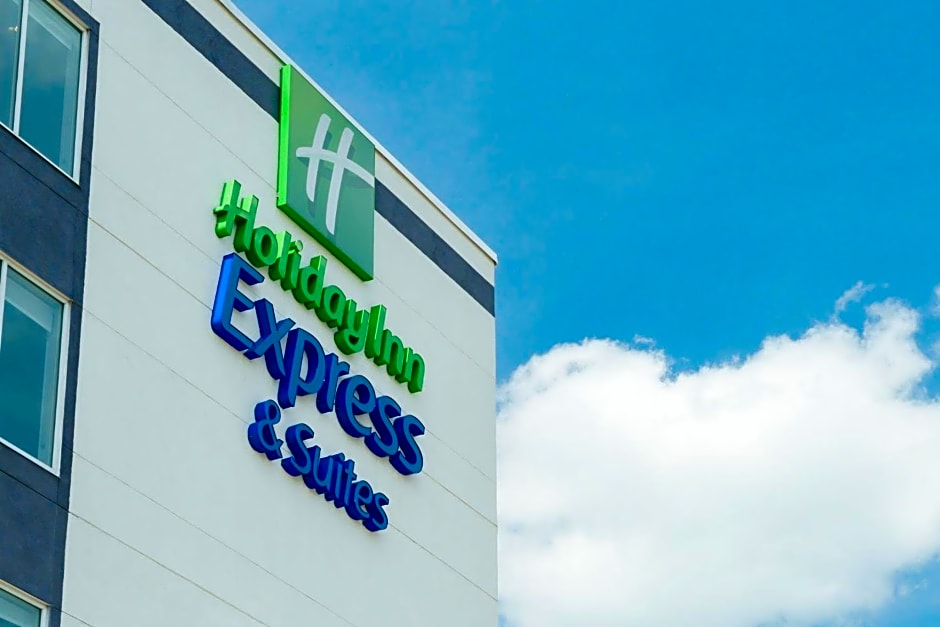 Holiday Inn Express & Suites - Mall of America - MSP Airport