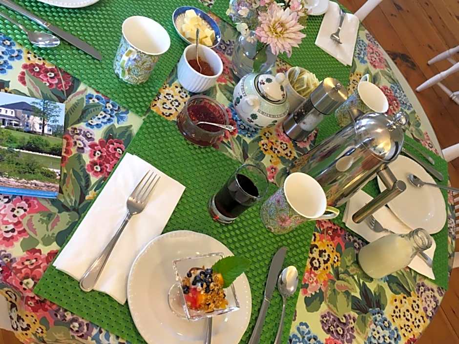 Bayview Pines Country Inn B&B