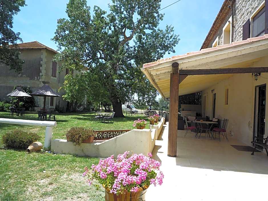 Hôtel MAS DE LAYALLE