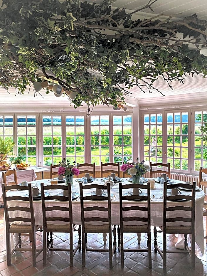 Le Petit Chateau De Sainte Colombe