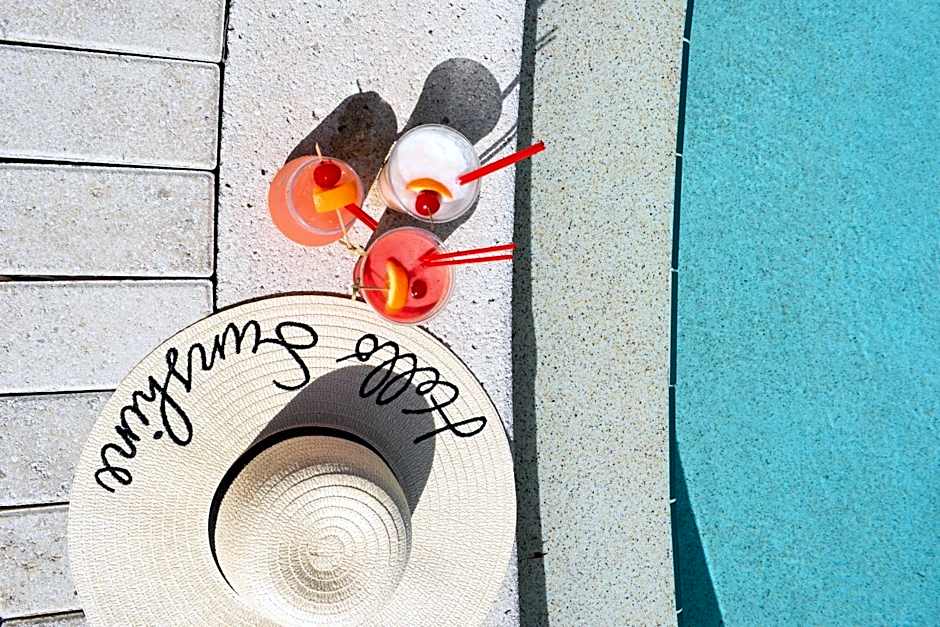 Cove Inn on Naples Bay