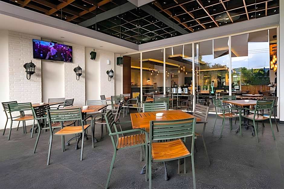 Luminor Hotel Jemursari By WH