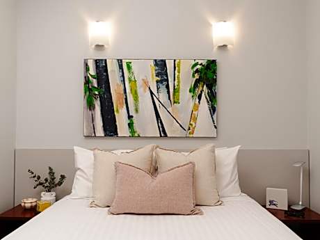 Studio Apartment - Accessible