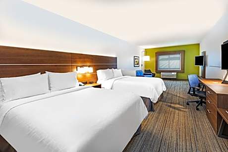 Queen Room with Two Queen Beds- Hearing Accessible Roll in Shower/Non-Smoking