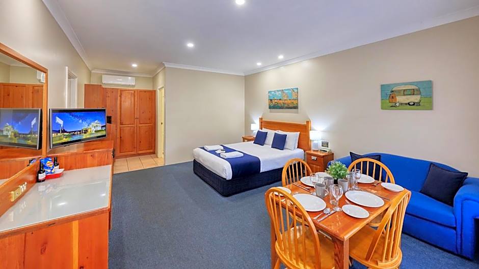 Photo 1 of 9 of Deluxe Family Suite