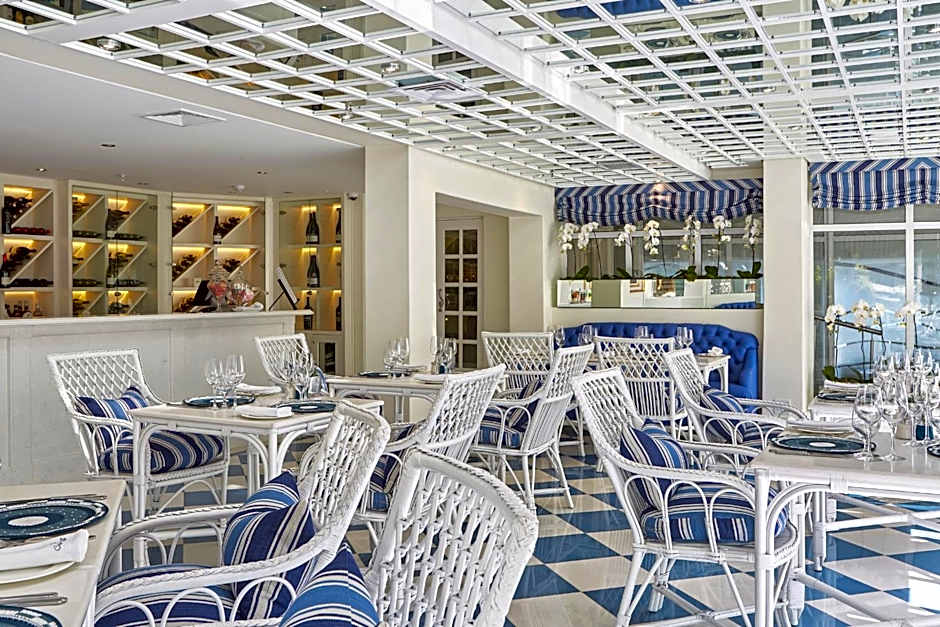 Twelve Apostles Hotel & Spa