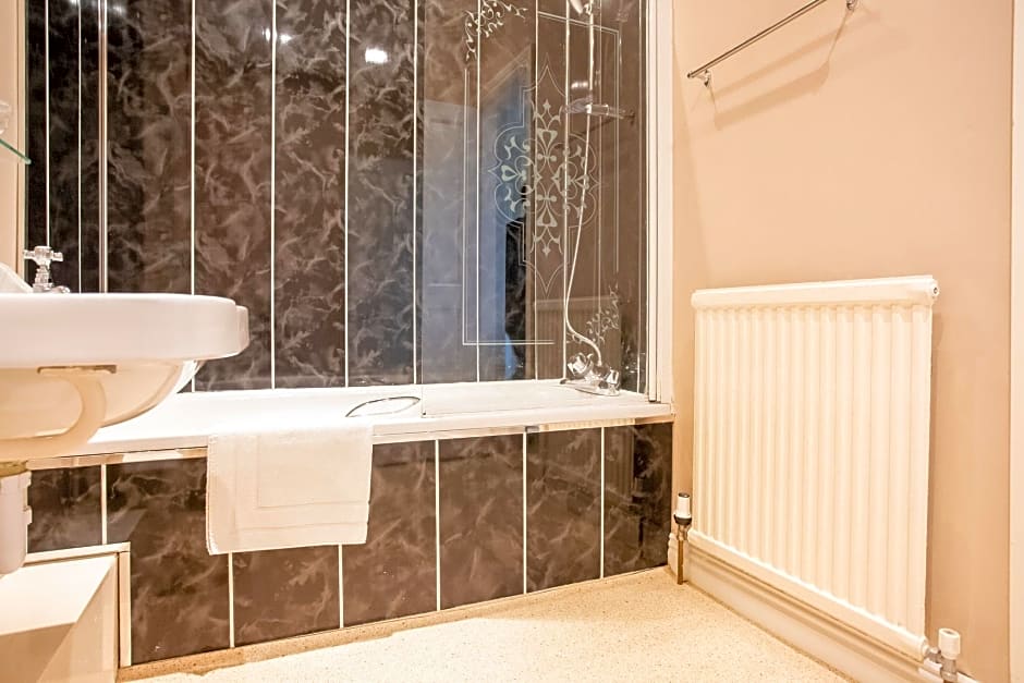 OYO Cliffemount Hotel