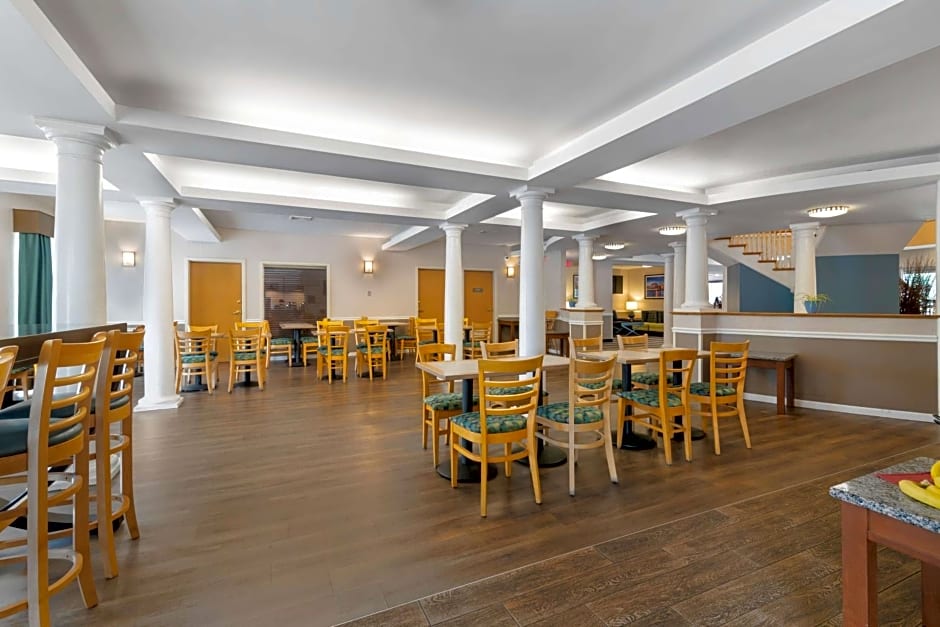 Best Western PLUS Executive Court Inn & Conference Center